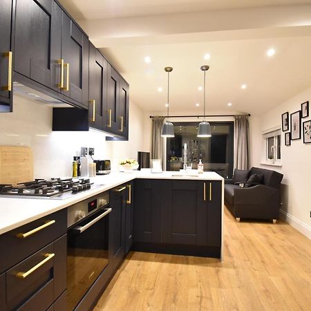 לונדון Stunning 3 Bed Apartment מראה חיצוני תמונה