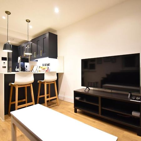 לונדון Stunning 3 Bed Apartment מראה חיצוני תמונה