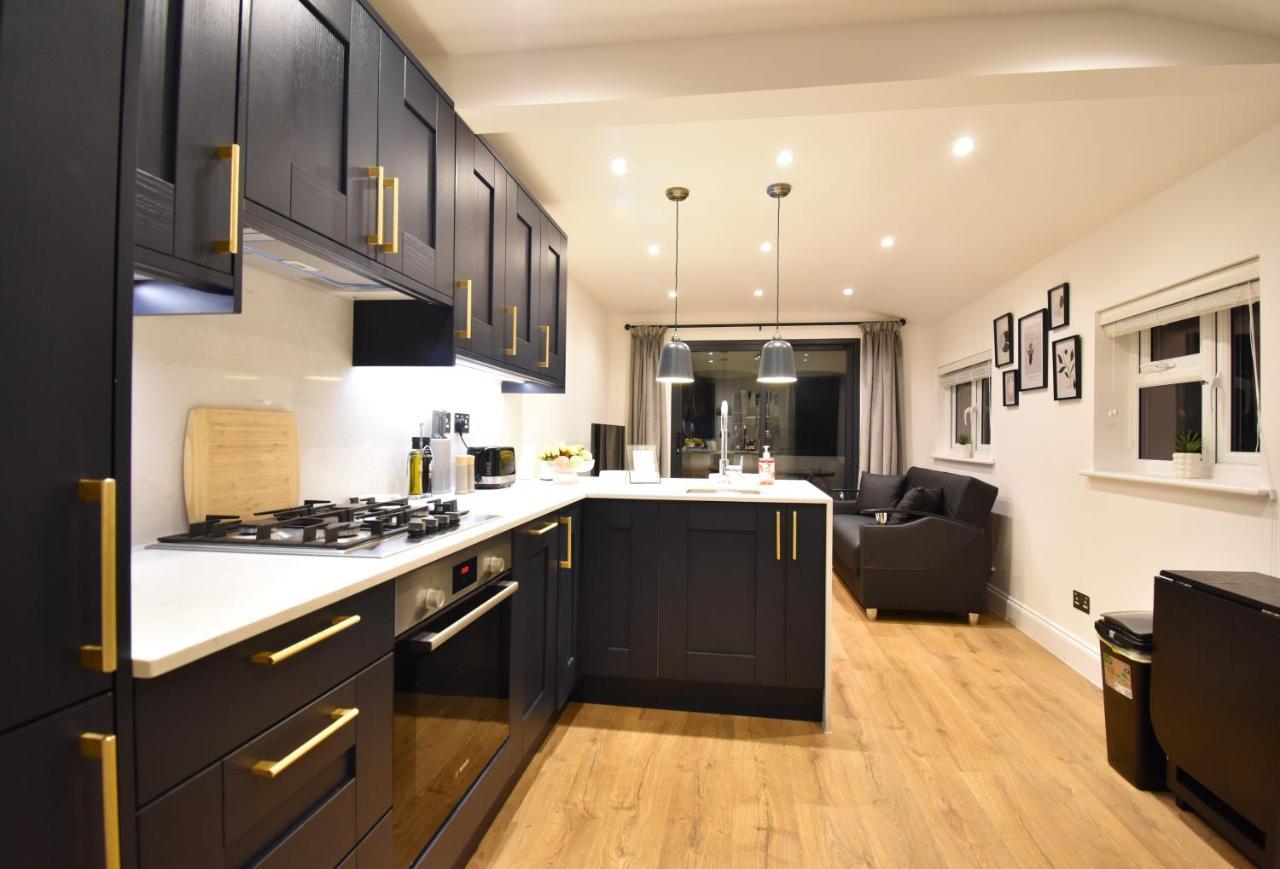 לונדון Stunning 3 Bed Apartment מראה חיצוני תמונה
