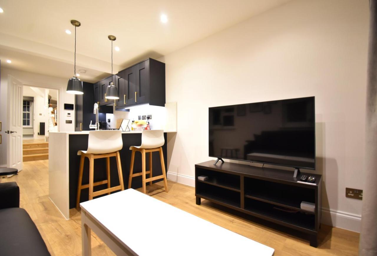 לונדון Stunning 3 Bed Apartment מראה חיצוני תמונה